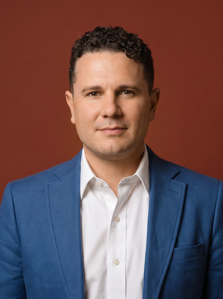Dr. Alfredo Jesús Kramarz Pérez