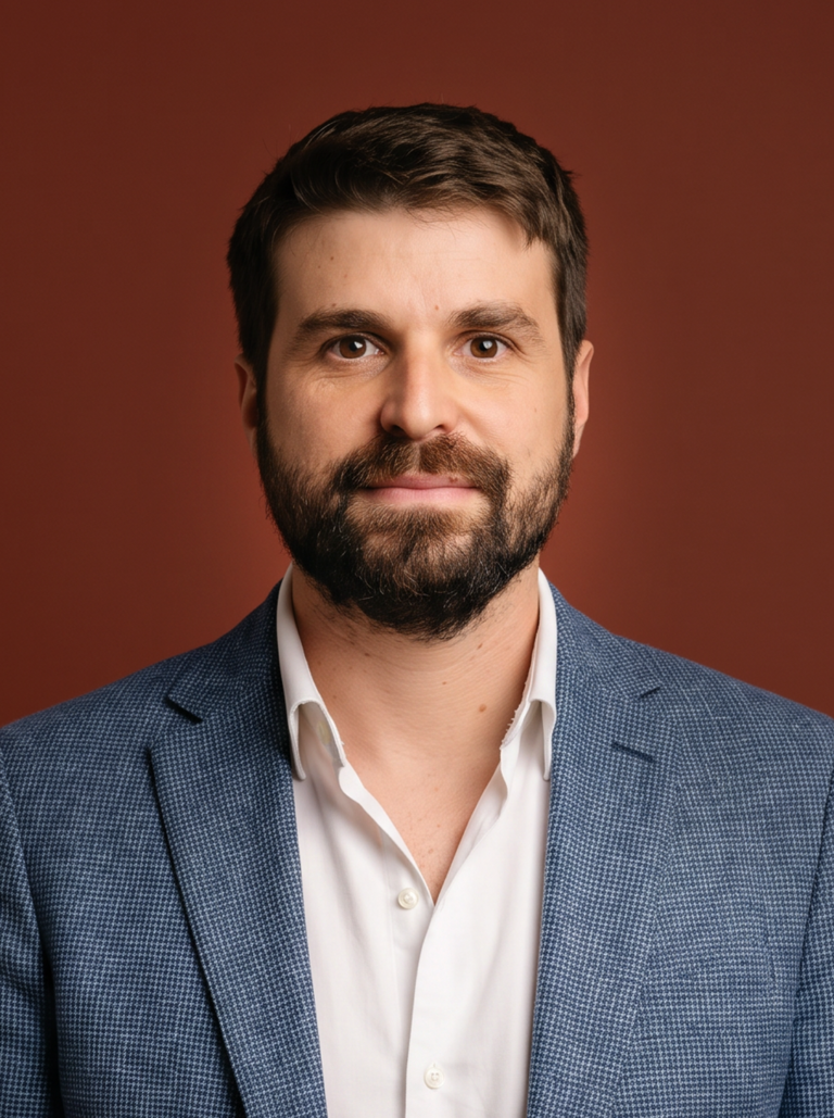 Dr. Gonzalo Cavero Cano
