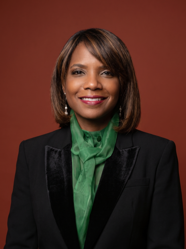 Dra. Madelyn Fernández